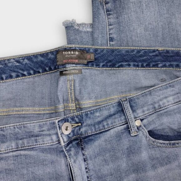 Torrid Womens Jeans Sz 28 Distressed Crop‎ Boyfriend Vintage Stretch Streetwear - Picture 5 of 14